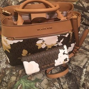 Michael kors medium hailee floral set